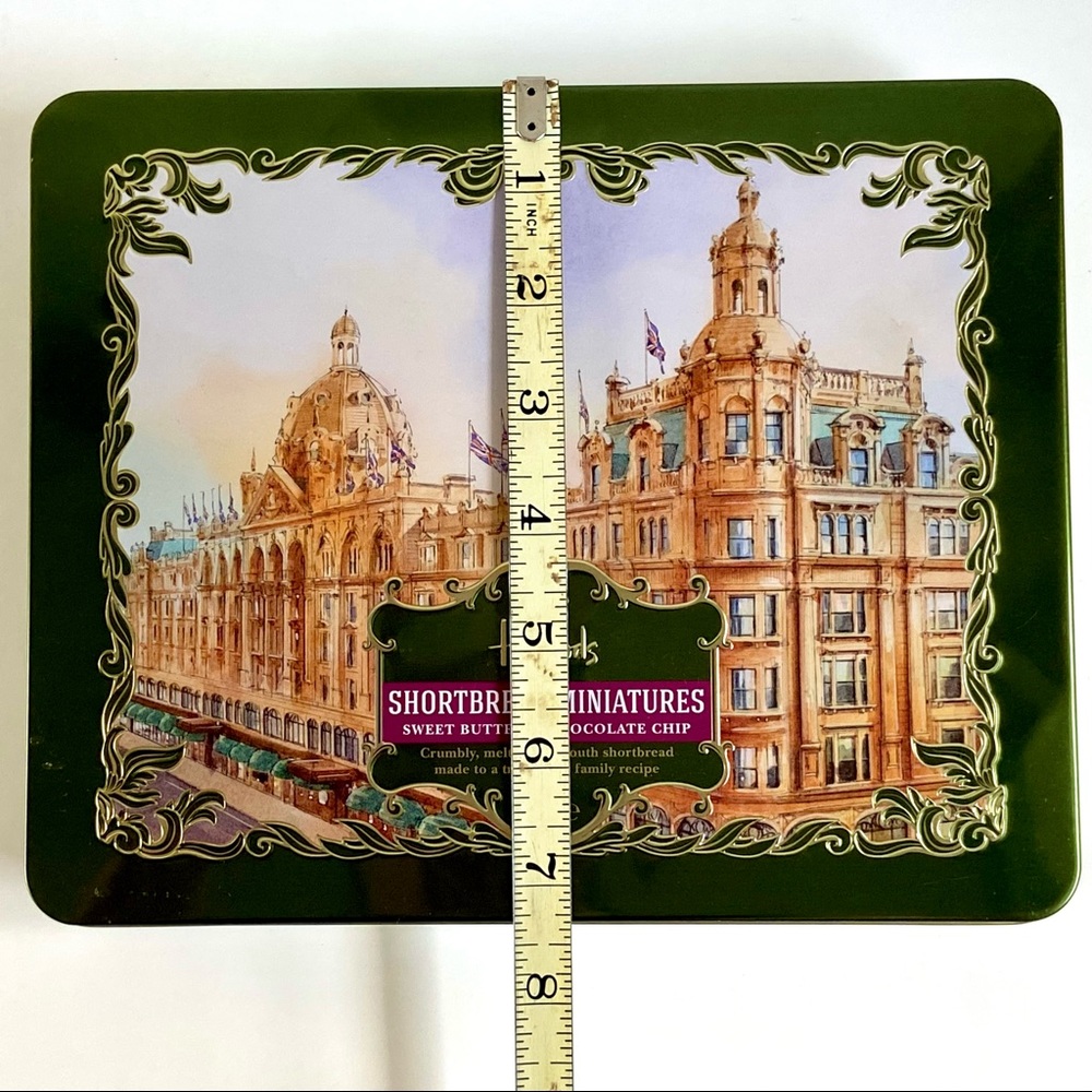 Harrods of London Biscuit Tin - Picture 11 of 13